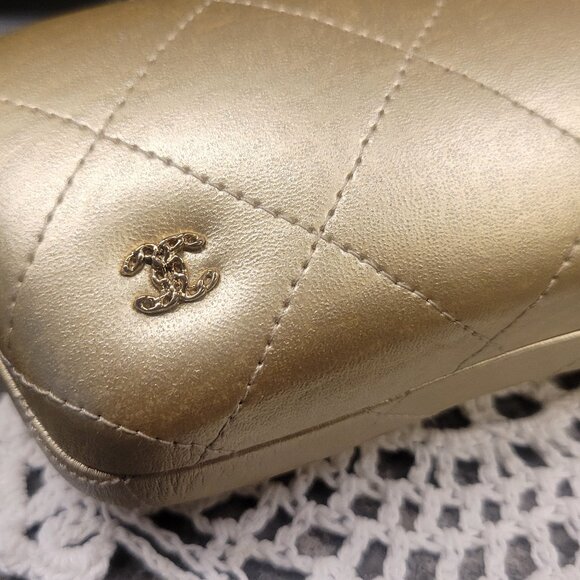 RARE GENUINE CHANEL CC GOLD QUILTED SUNGLASSES EYEGLASSES LEATHER CLAM SHELL HAR - Picture 6 of 15